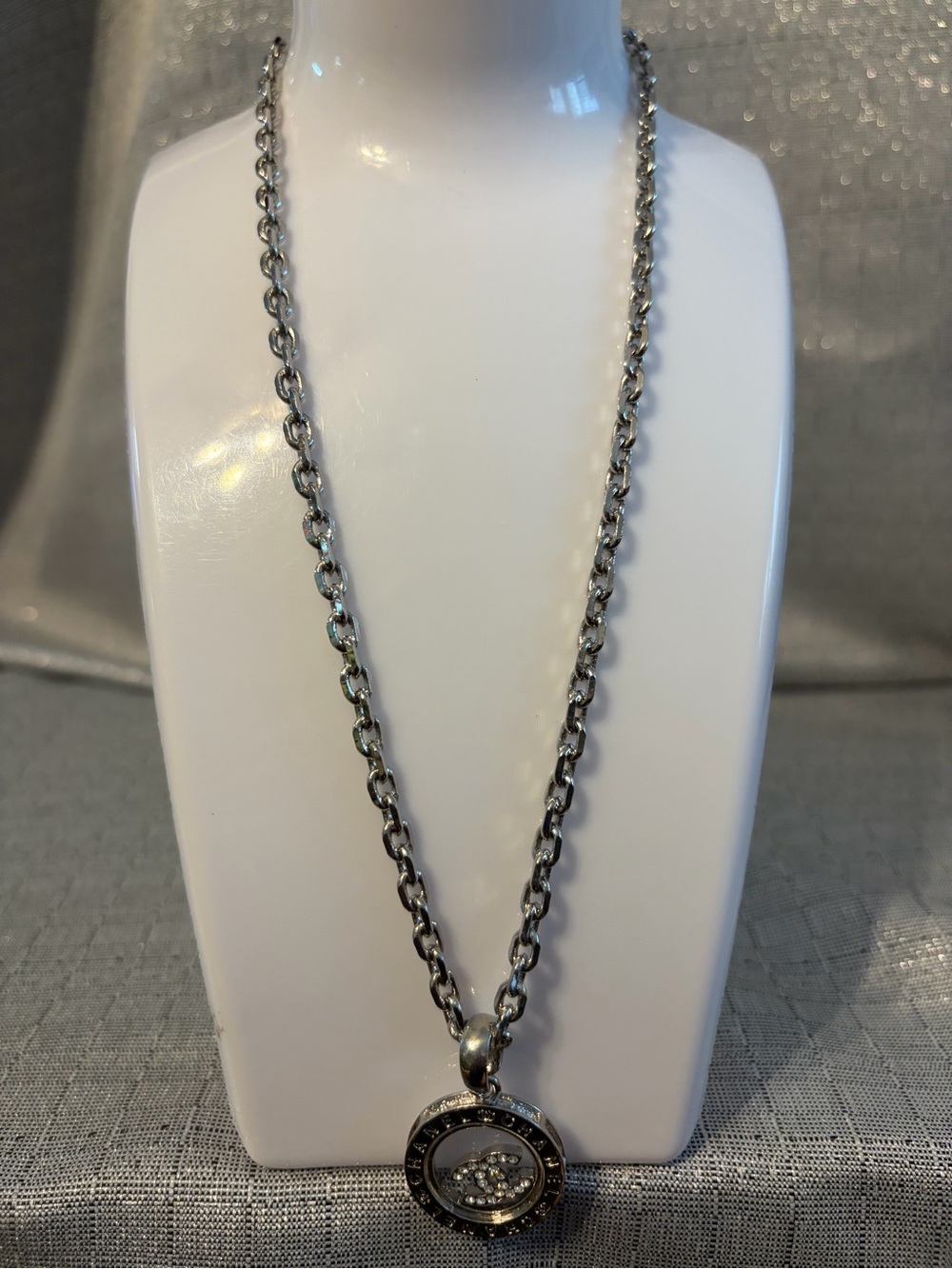 Silver Crystal Round Pendant Necklace - Picture 2 of 6